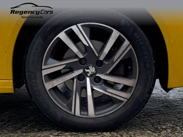 2022 Peugeot 208 1.2 PureTech 100 Allure Premium 5dr